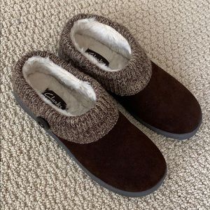 clarks sweater clog slippers